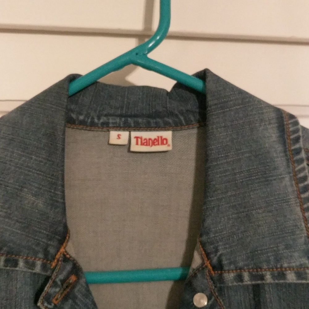 High end Light weight jean jacket - Picture 2 of 8